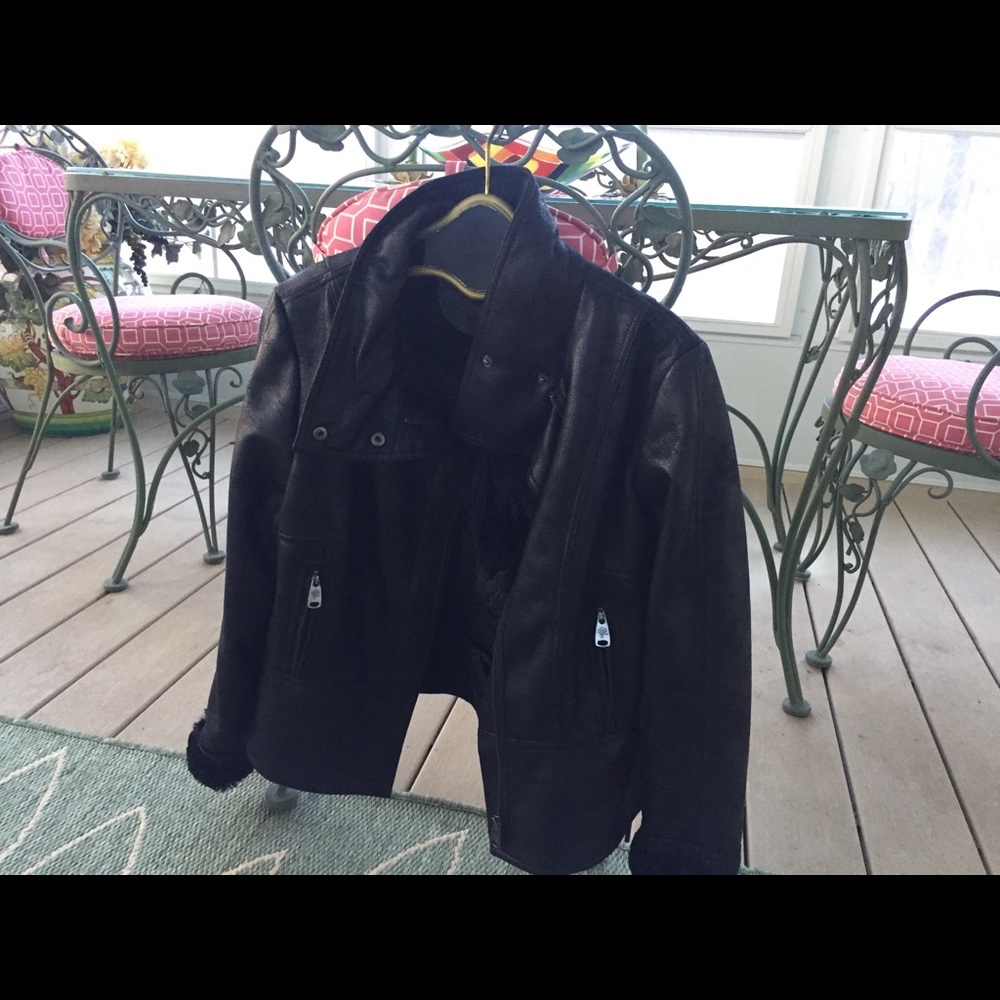 Faux leather bomber jacket with furr lining!